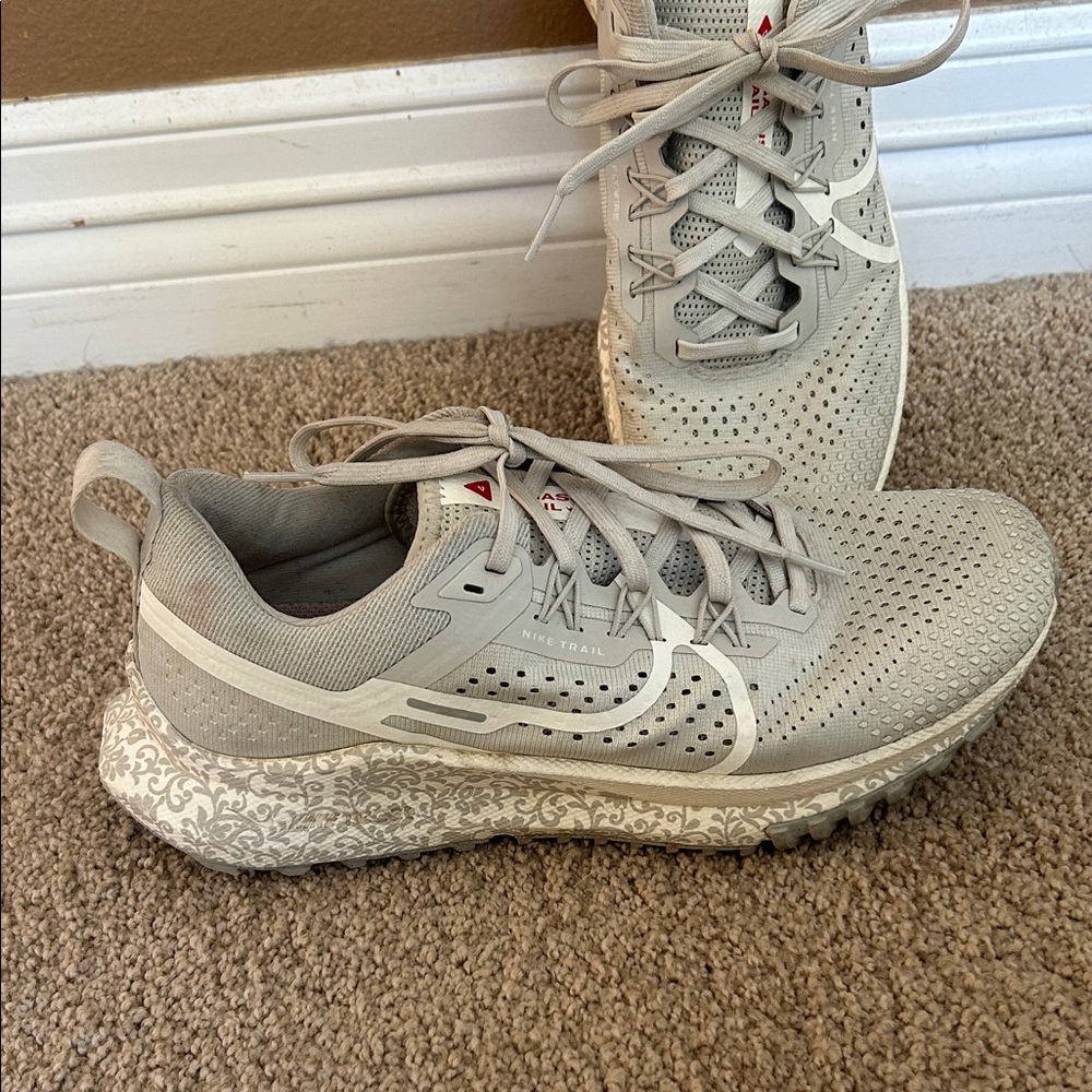 Nike Trail Running Shoes in Light bone color. Great condition. Tread not worn.